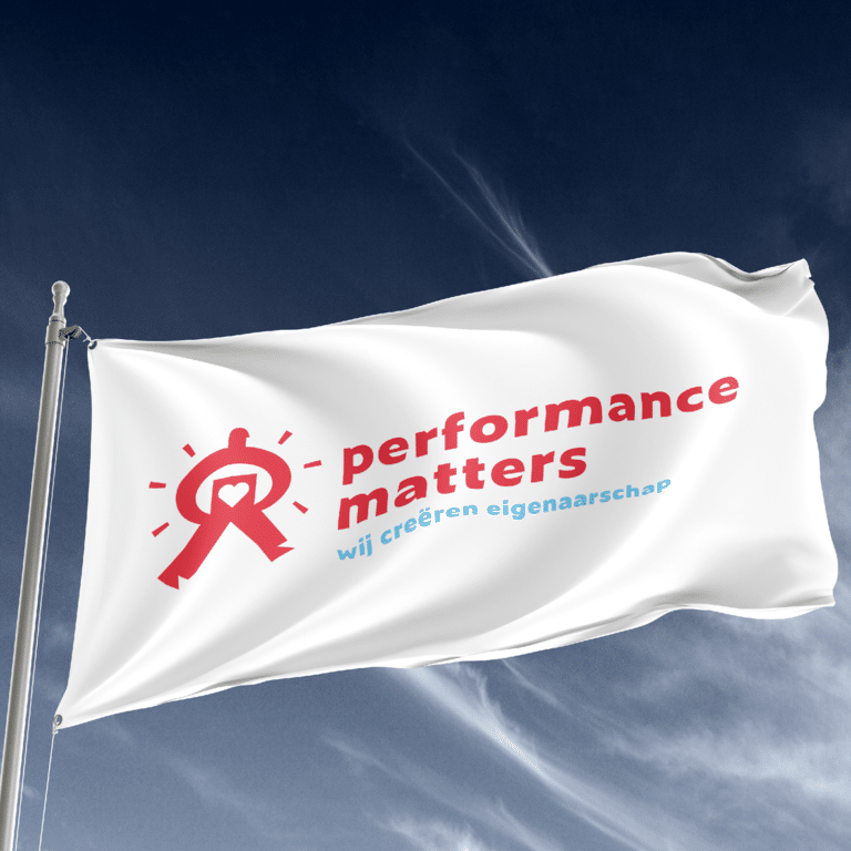 Performance matters logo vlag